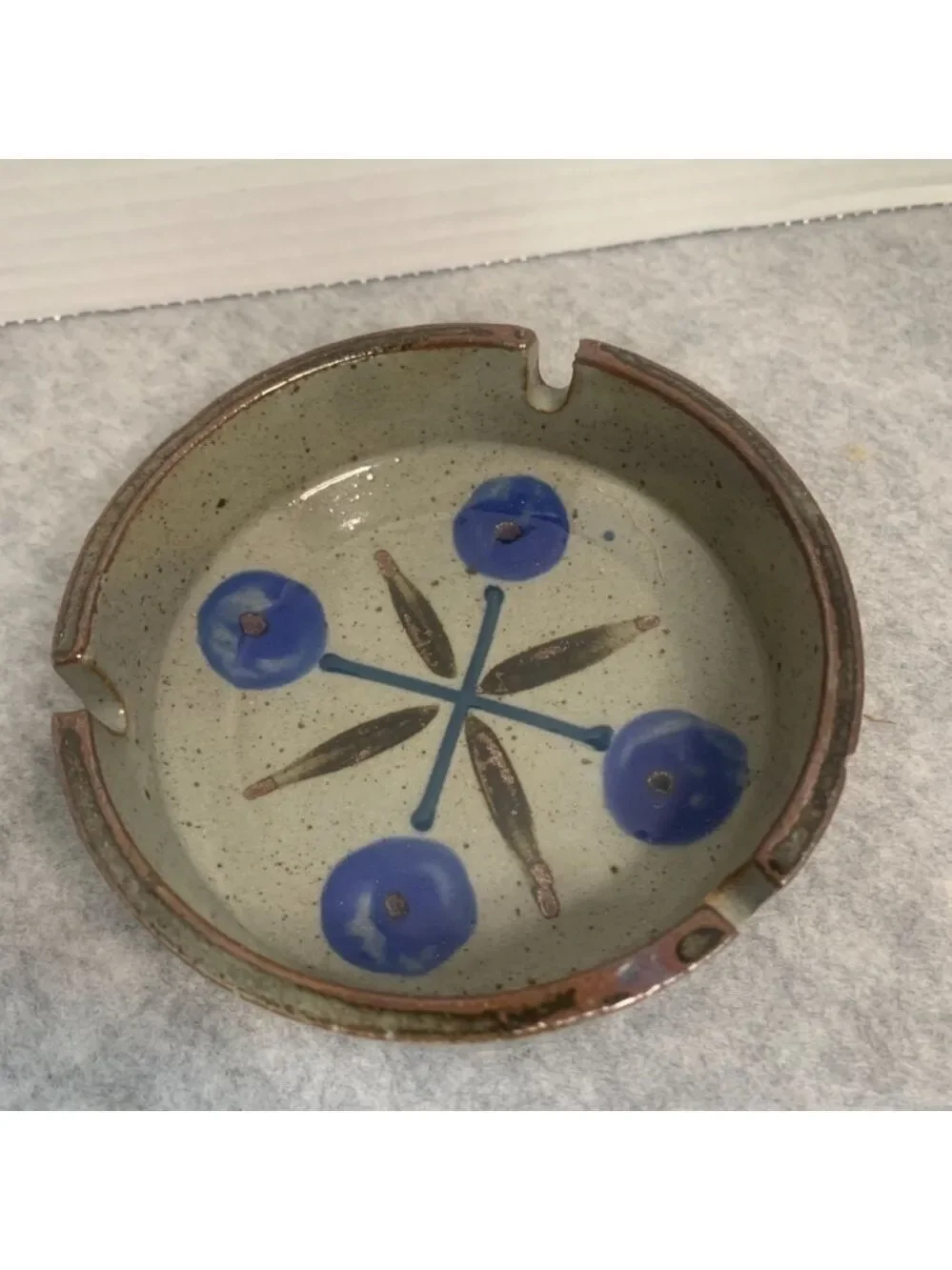 Vintage Handmade Glazed Stoneware Pottery Ashtray Floral Plant Garden Motif 10”.